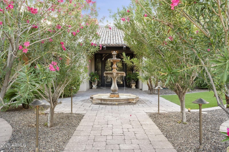 5824 33rd Pl, Paradise Valley, AZ 85253