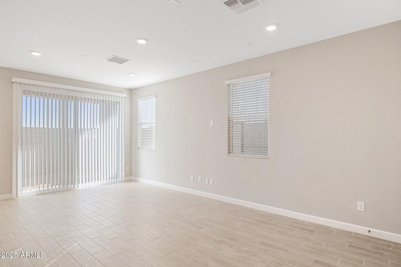 5824 E Covey Ln, Phoenix, AZ 85054