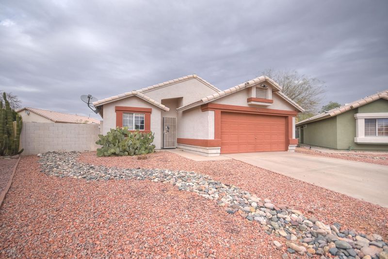 5824 N 77th Dr, Glendale, AZ 85303