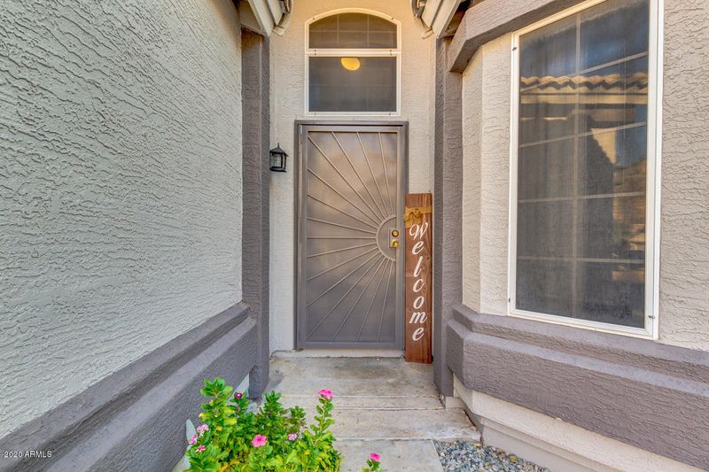 5824 W Electra Ln, Glendale, AZ 85310
