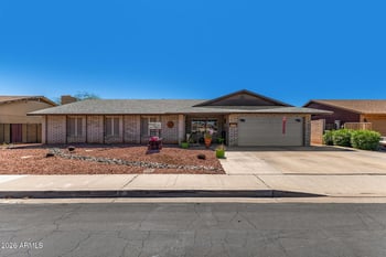5825 Sunnyslope Ln, Glendale, AZ 85302