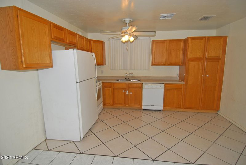 5829 N 61st Dr, Glendale, AZ 85301