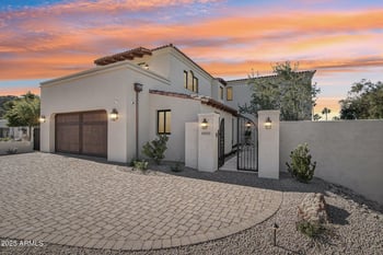 5830 Echo Canyon Ln, Phoenix, AZ 85018