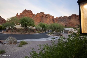 5830 N Echo Canyon Ln, Phoenix, AZ 85018