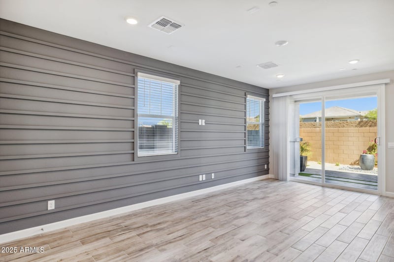 5830 Zachary Dr, Phoenix, AZ 85054
