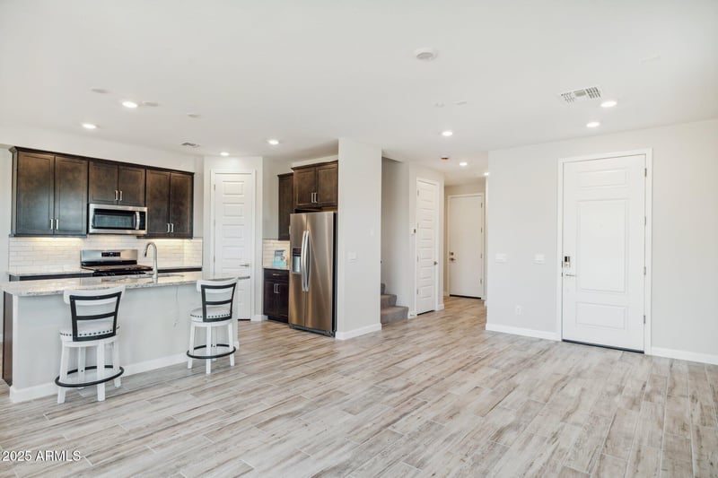5830 Zachary Dr, Phoenix, AZ 85054