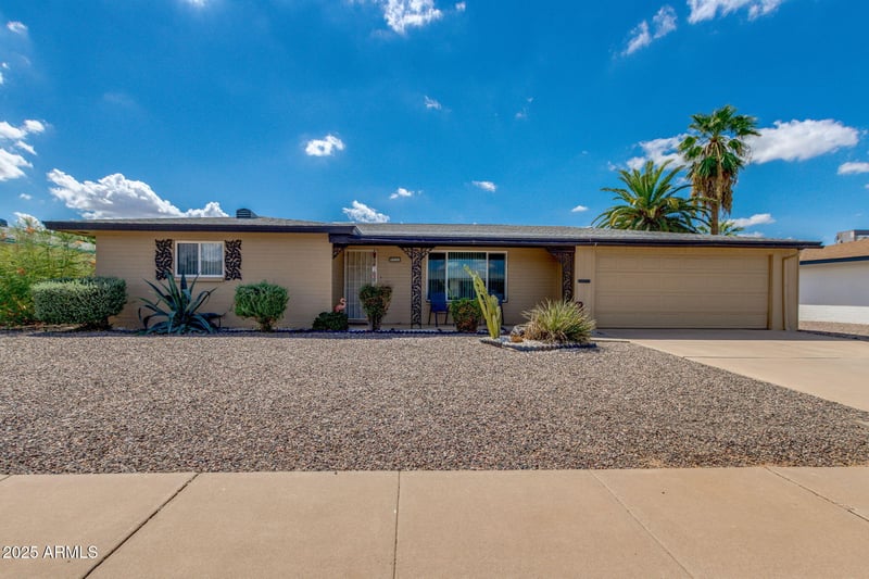 5831 Des Moines St, Mesa, AZ 85205