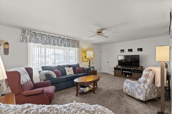 5831 Des Moines St, Mesa, AZ 85205