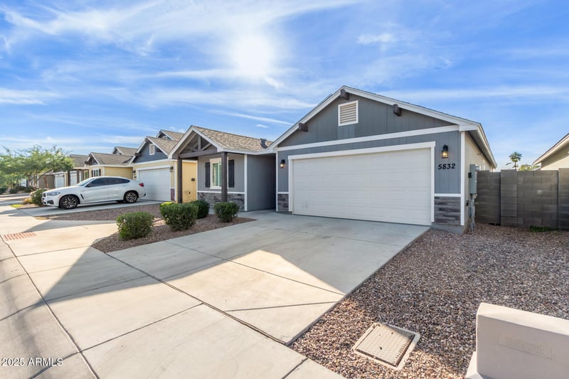 5832 12th Ln, Phoenix, AZ 85041