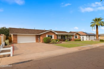5832 W Frier Dr, Glendale, AZ 85301