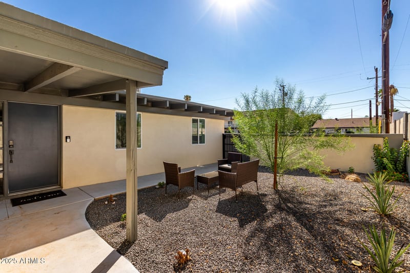 5833 10th St, Phoenix, AZ 85014