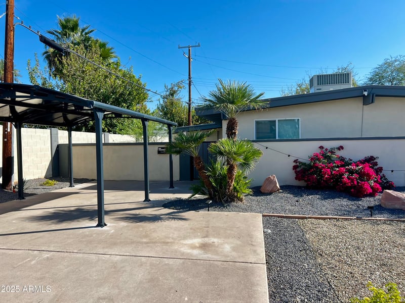 5833 10th St, Phoenix, AZ 85014