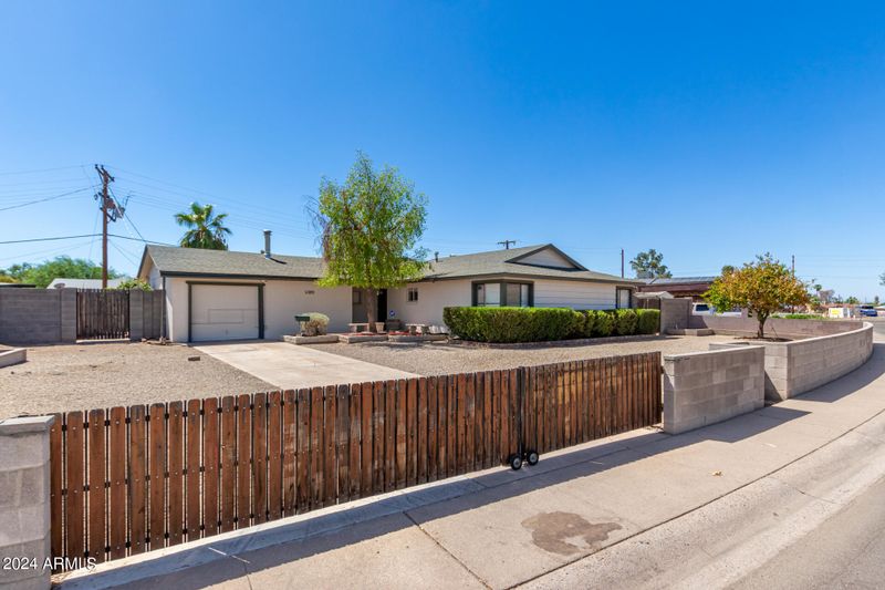 5833 W Elm St, Phoenix, AZ 85031