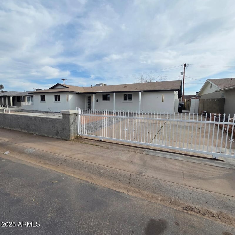 5833 W Rosewood Ln, Phoenix, AZ 85031