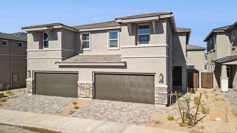 5834 Zachary Dr, Phoenix, AZ 85054