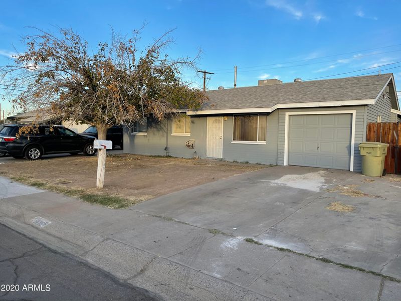 5835 N 63rd Dr, Glendale, AZ 85301