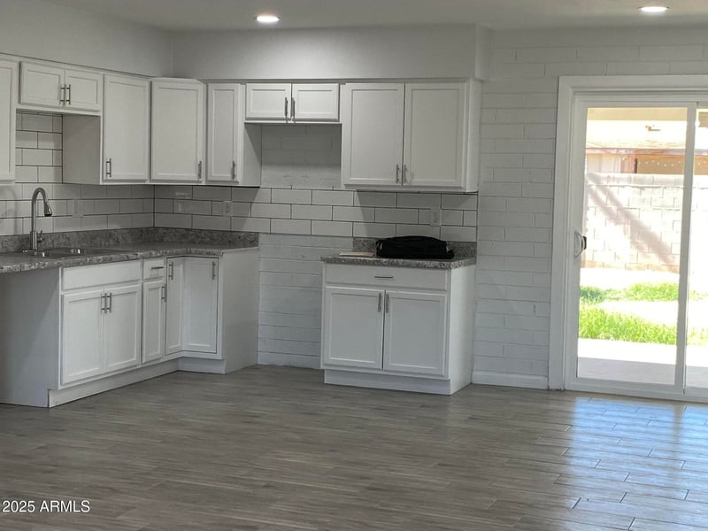5836 64th Ave, Glendale, AZ 85301
