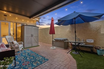 5836 W Winchcomb Dr, Glendale, AZ 85306