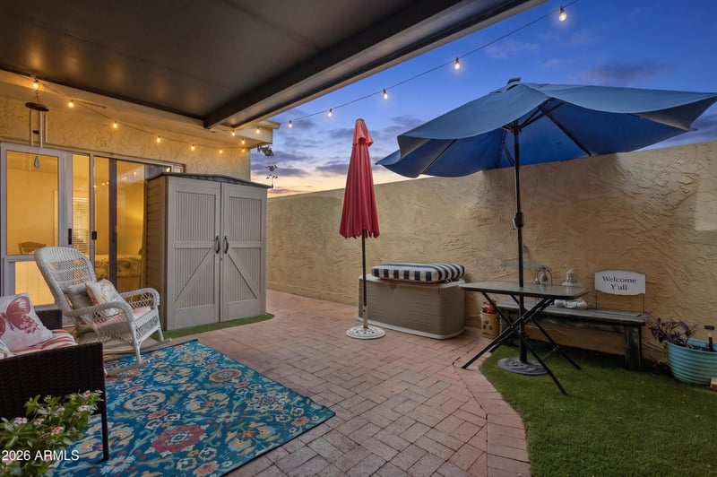 5836 W Winchcomb Dr, Glendale, AZ 85306