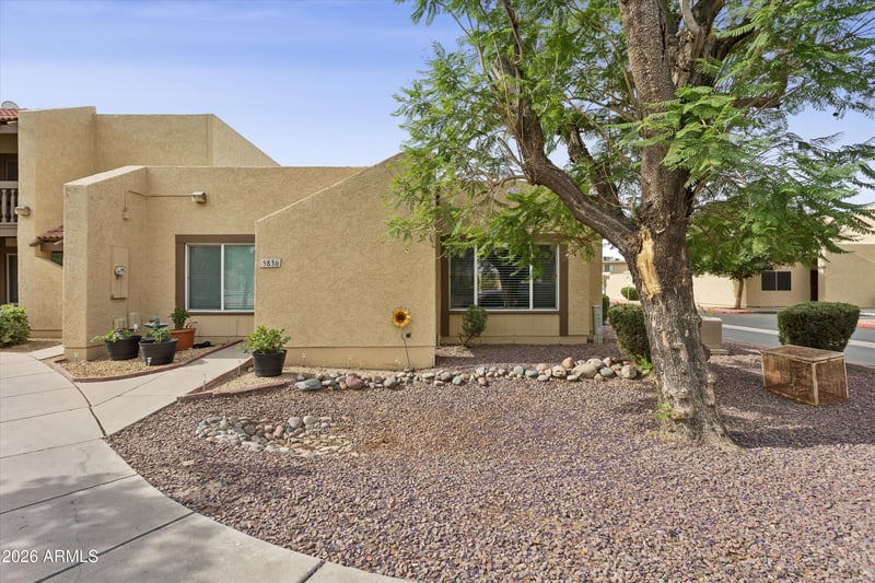 5836 W Winchcomb Dr, Glendale, AZ 85306
