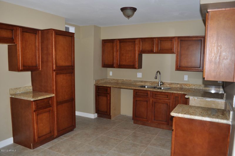 5839 N 64th Ave, Glendale, AZ 85301