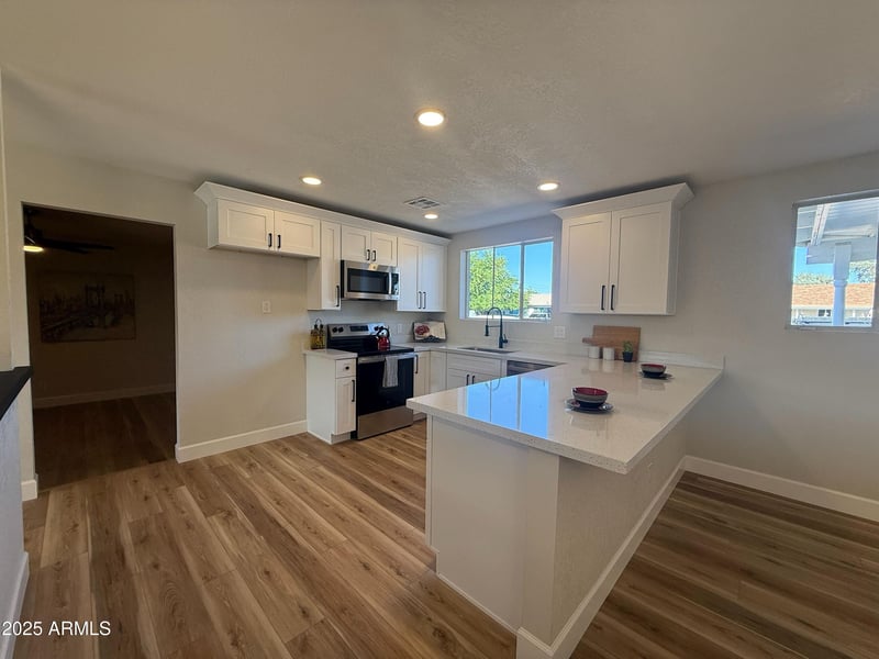 5839 Rosewood Ln, Phoenix, AZ 85031