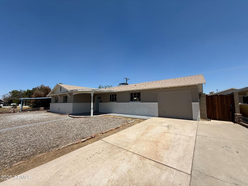 5839 Rosewood Ln, Phoenix, AZ 85031