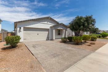 584 Hazelnut Ln, San Tan Valley, AZ 85140