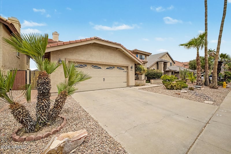 5840 Abraham Ln, Glendale, AZ 85308