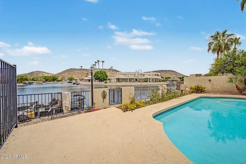 5840 Abraham Ln, Glendale, AZ 85308
