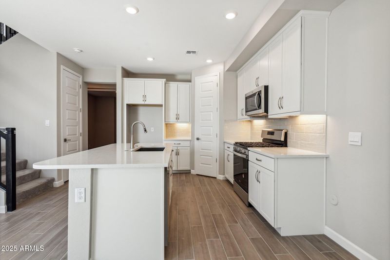 5841 E Ringtail Way, Phoenix, AZ 85054