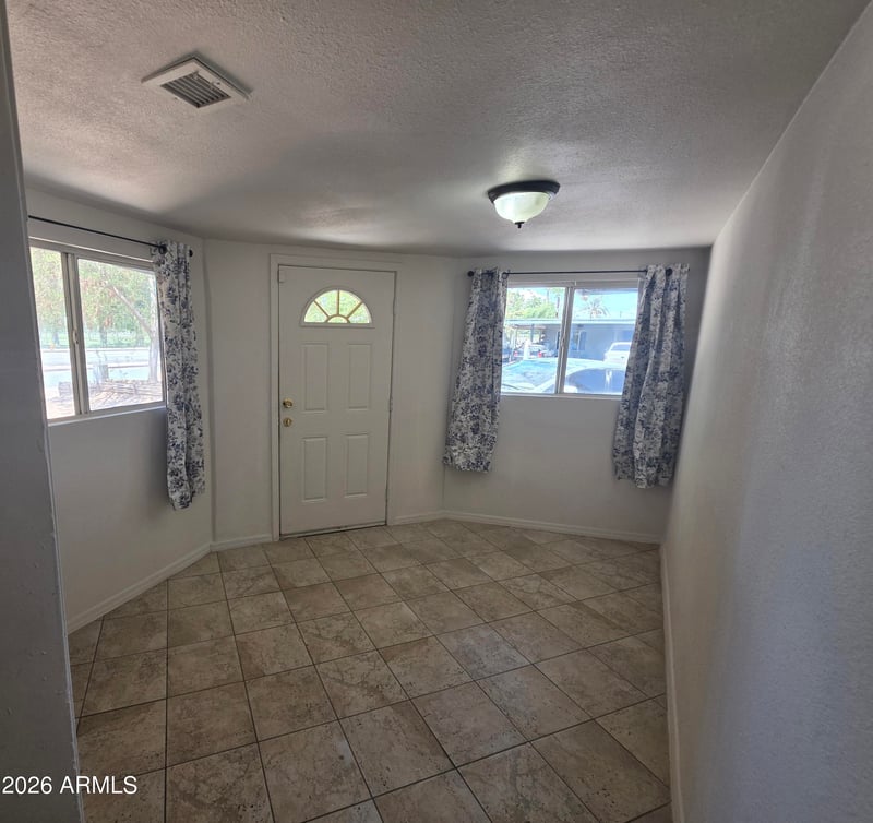 5841 W Mackenzie Dr, Phoenix, AZ 85031