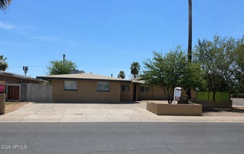 5841 Mackenzie Dr, Phoenix, AZ 85031