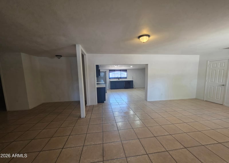 5841 W Mackenzie Dr, Phoenix, AZ 85031