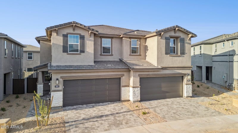 5842 Zachary Dr, Phoenix, AZ 85054