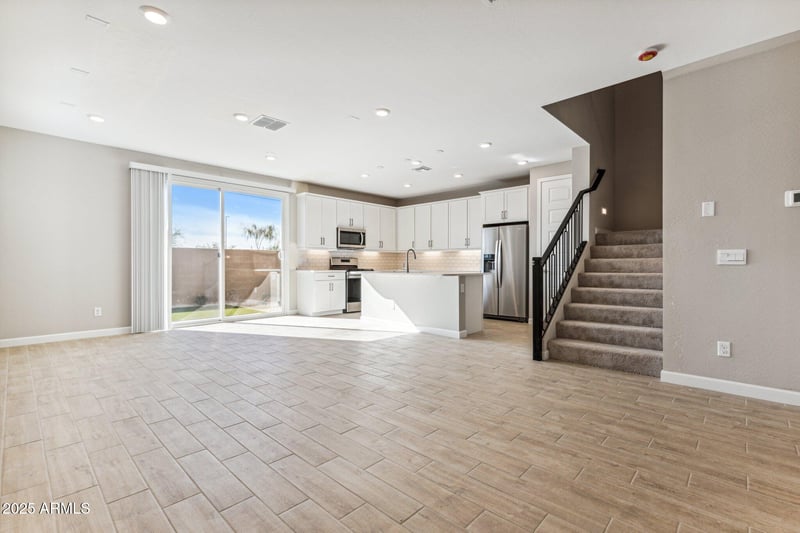 5843 Covey Ln, Phoenix, AZ 85054