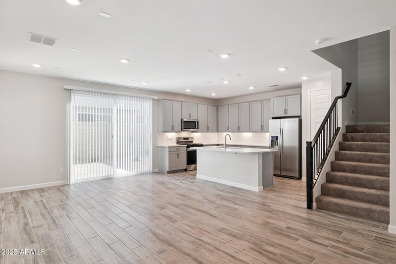 5843 Covey Ln, Phoenix, AZ 85054