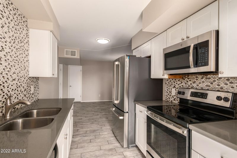 5843 W Heatherbrae Dr, Phoenix, AZ 85031