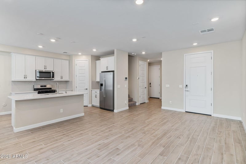 5844 E Covey Ln, Phoenix, AZ 85054