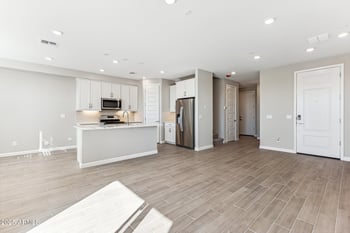 5846 Zachary Dr, Phoenix, AZ 85054