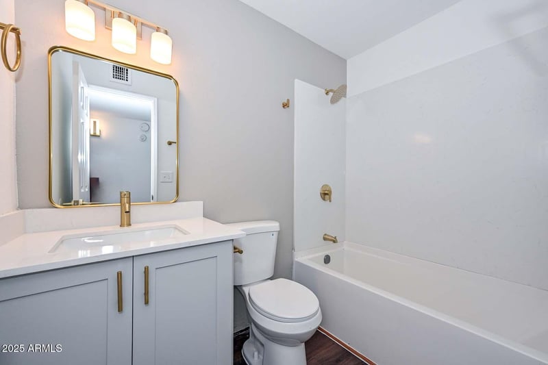 5847 47th Dr, Glendale, AZ 85301