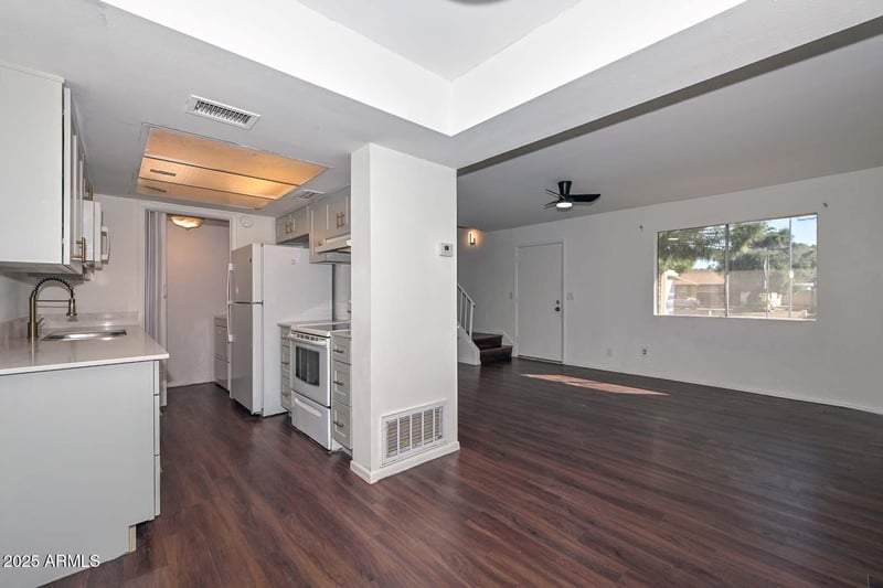 5847 47th Dr, Glendale, AZ 85301