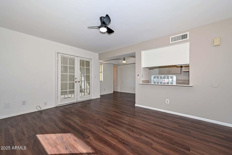 5847 47th Dr, Glendale, AZ 85301