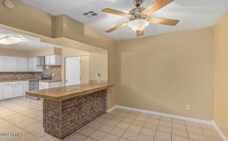 5850 Cheery Lynn Rd, Phoenix, AZ 85031