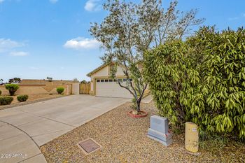 5853 W Seldon Ln, Glendale, AZ 85302