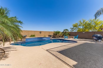 586 Baker Dr, San Tan Valley, AZ 85140