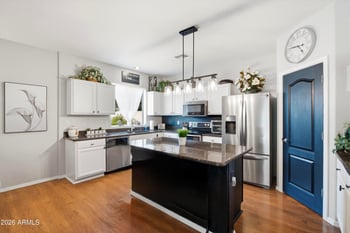 586 E Chelsea Dr, San Tan Valley, AZ 85140