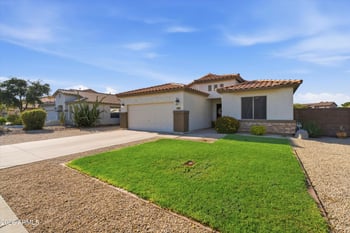 586 E Chelsea Dr, San Tan Valley, AZ 85140