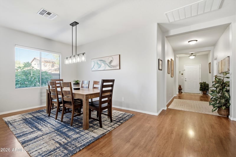586 E Chelsea Dr, San Tan Valley, AZ 85140