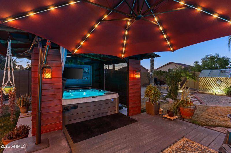 586 E Stirrup Ln, San Tan Valley, AZ 85143